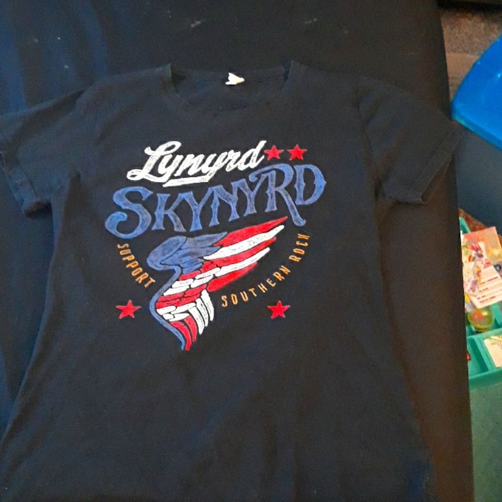Womans Lynyrd Skynyrd Te